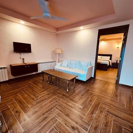 Reina Boutique Hotel - เมอร์รี ภายนอก รูปภาพ